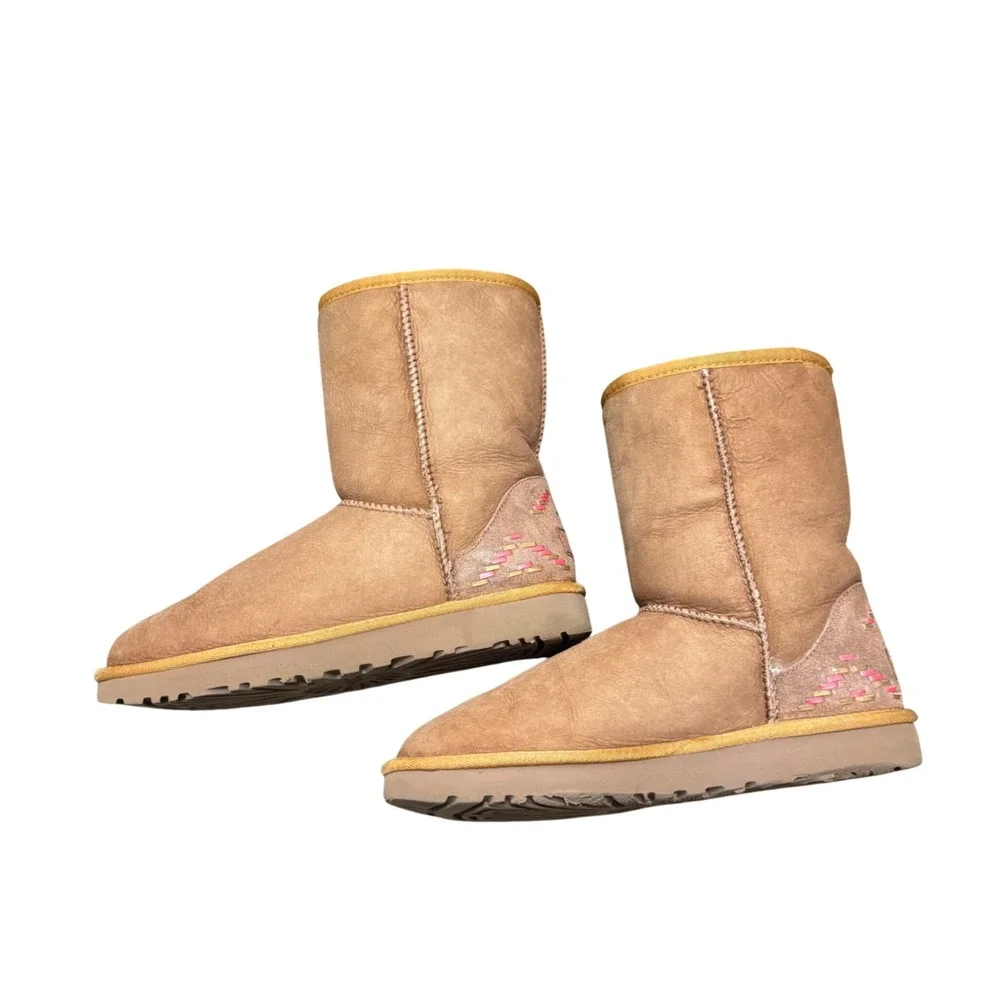 UGG Classic Short‎ Rustic Weave Boots Chestnut Sheepskin Shearling Lined Size  8